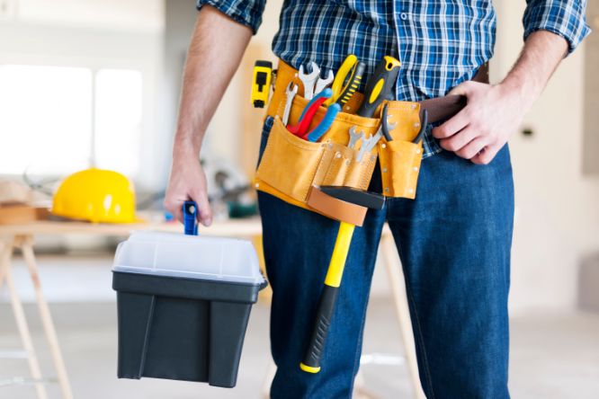Fai-da-te vs Riparazioni Professionali delle Tapparelle Rotte